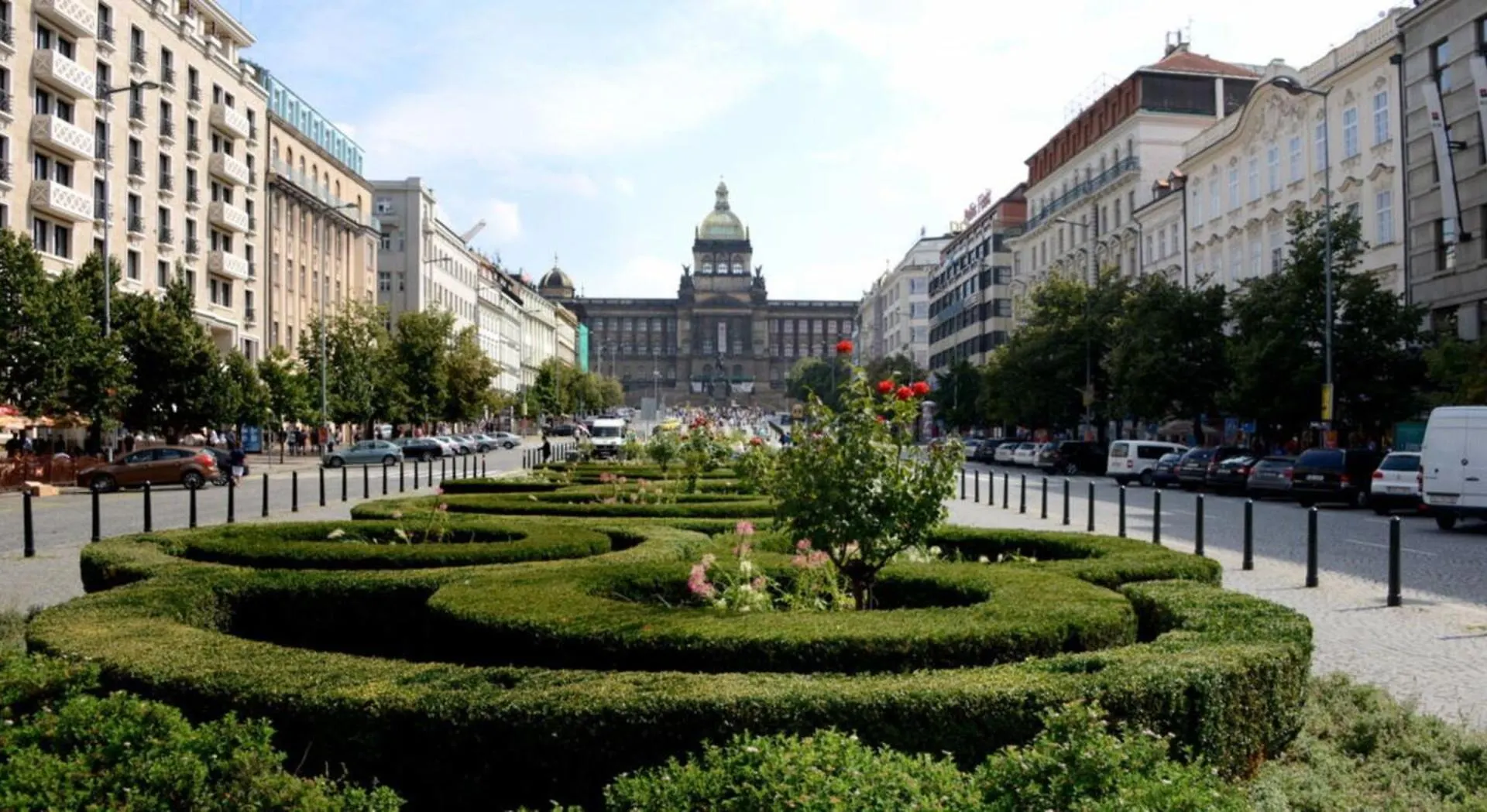 Spacious Apartments Near Karlin Square Praga Czechy