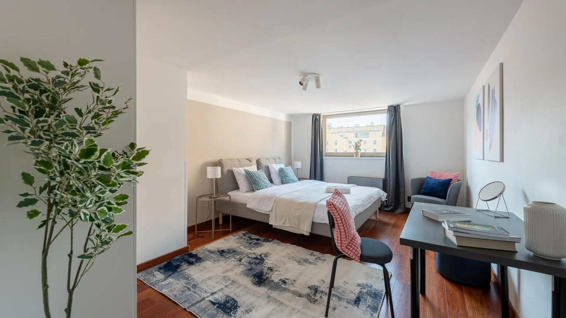 Spacious Apartments Near Karlin Square Praga 0*,