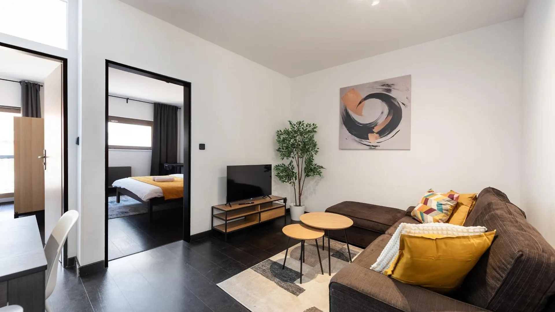 Spacious Apartments Near Karlin Square Praga 0*,