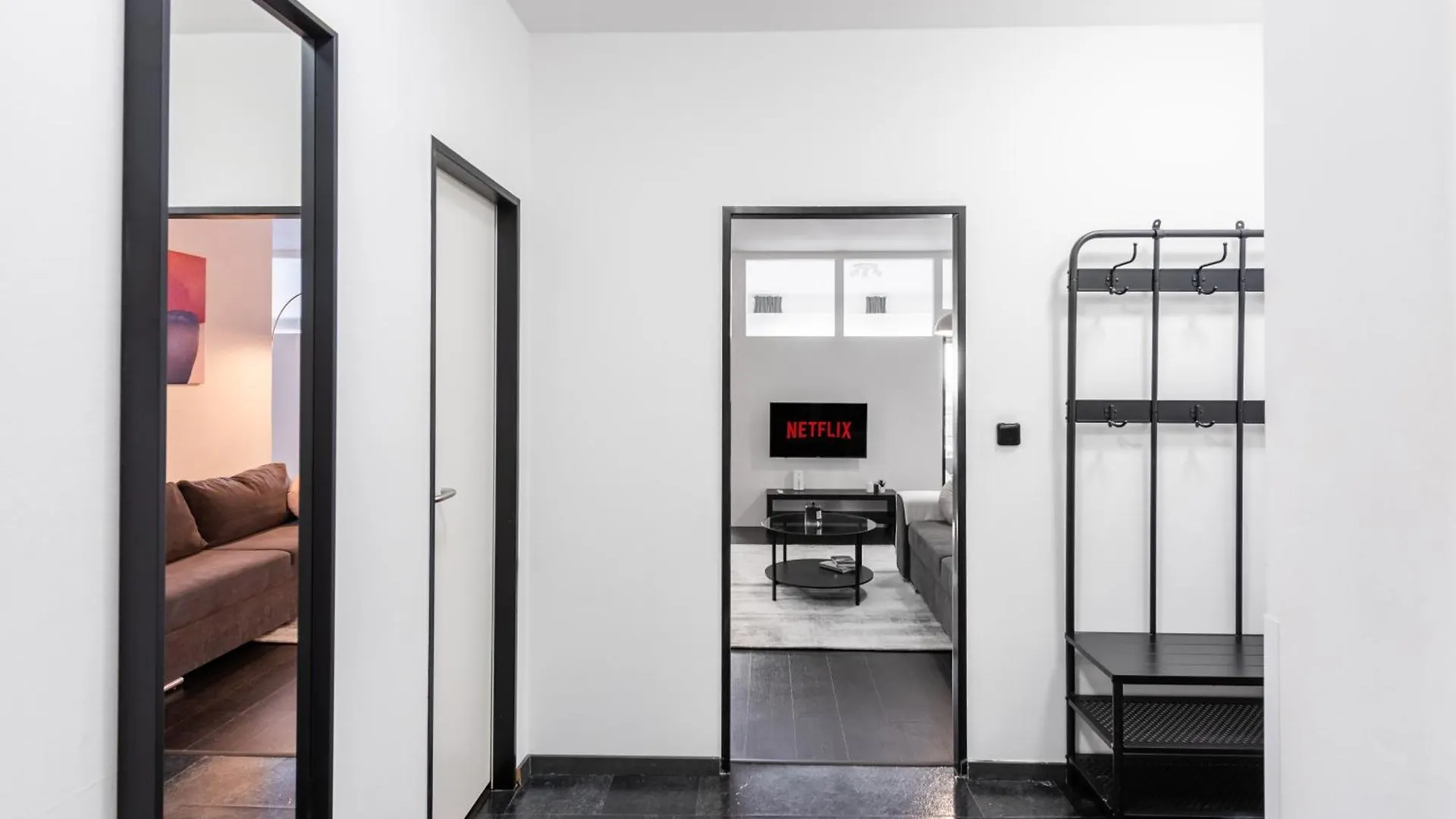 Spacious Apartments Near Karlin Square Prag 0*,