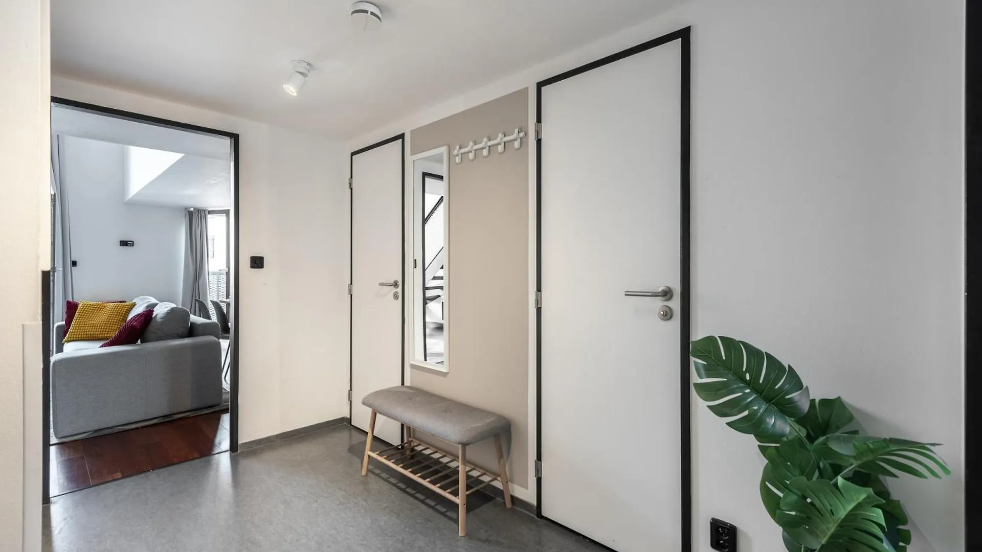 Spacious Apartments Near Karlin Square Prag 0*,