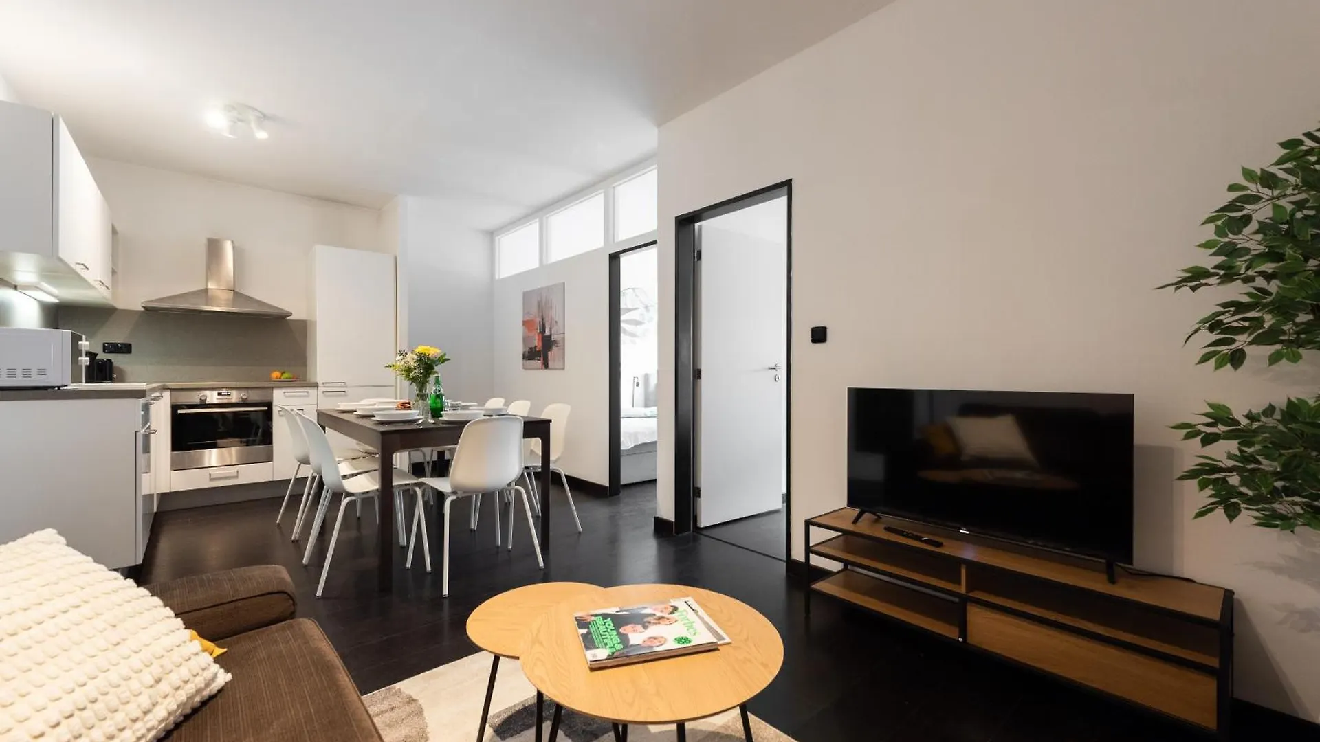 Spacious Apartments Near Karlin Square Prag Tschechische Republik